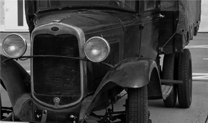 Scheinwerfer eines LKW