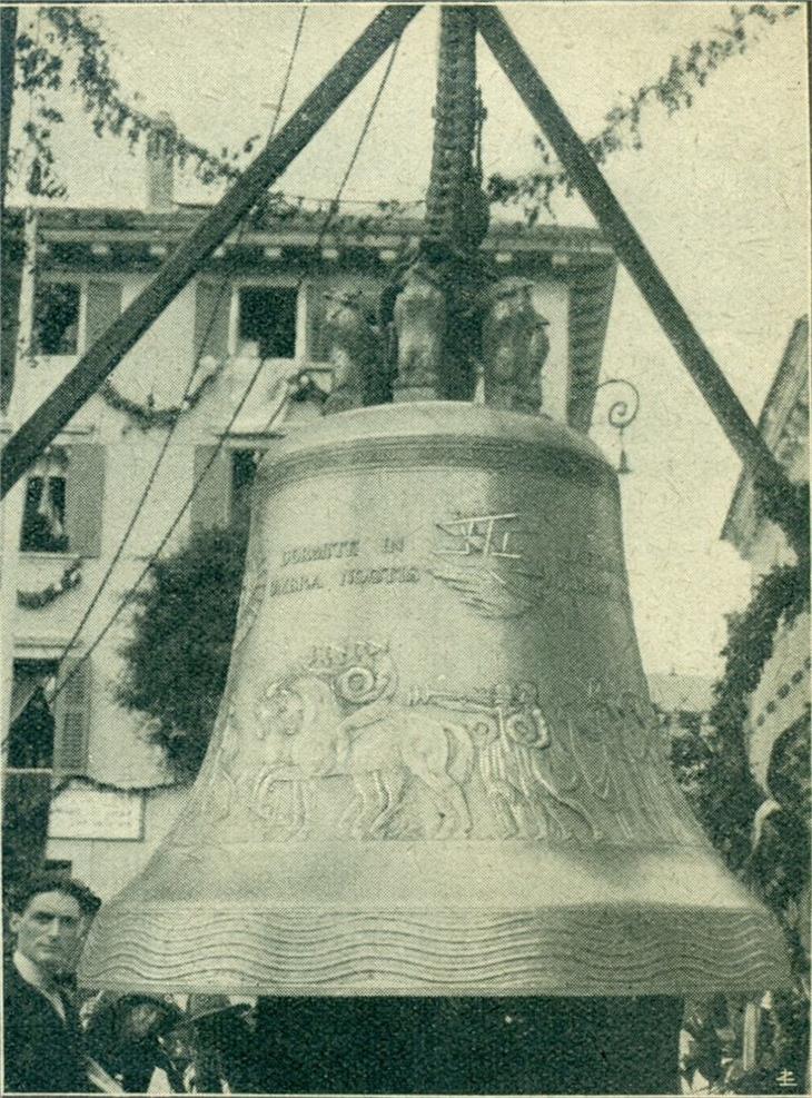 Die Glocke der gefallenen Soldaten im Jahr 1925 bei ihrer Ankunft in Rovereto