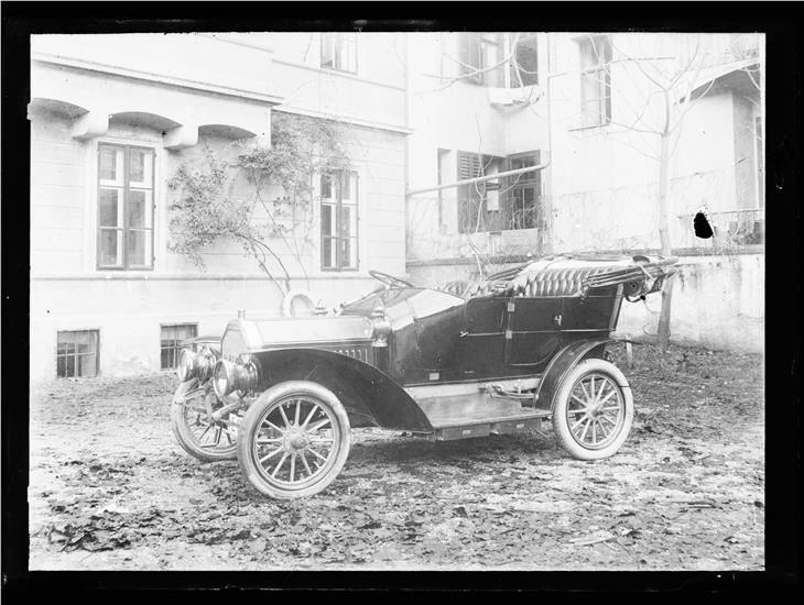 Im Jahr 1923 mussten Autobesitzer in Südtirol, Trentino und Souramont ihre Kennzeichen austauschen
