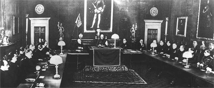 Im März 1923 verwarf der Große Rat der Faschisten (im Bild im Jahr 1936) den „Bozner Burgfrieden“