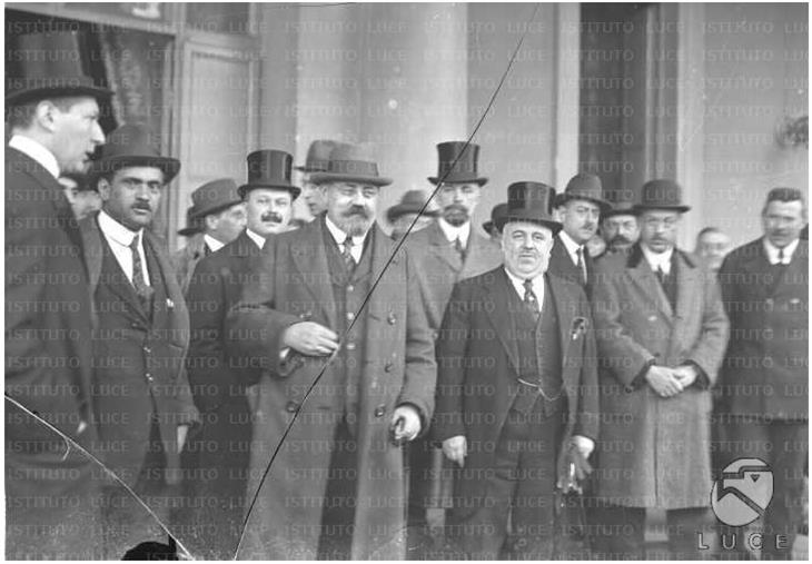 Foto di gruppo: Nitti riceve il cancelliere Renner, 7 aprile 1920. Autore: Adolfo Porry Pastorel. 