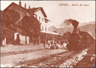 treno in arrivo alla stazione di Levico, fine 800’-inizio 900’
