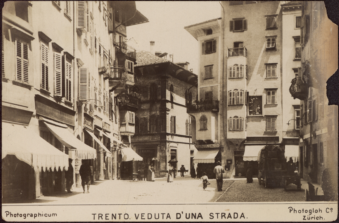 Già 100 anni fa si discuteva, se i negozi alla festa dell’Immacolata dovessero rimanere aperti o chiusi 